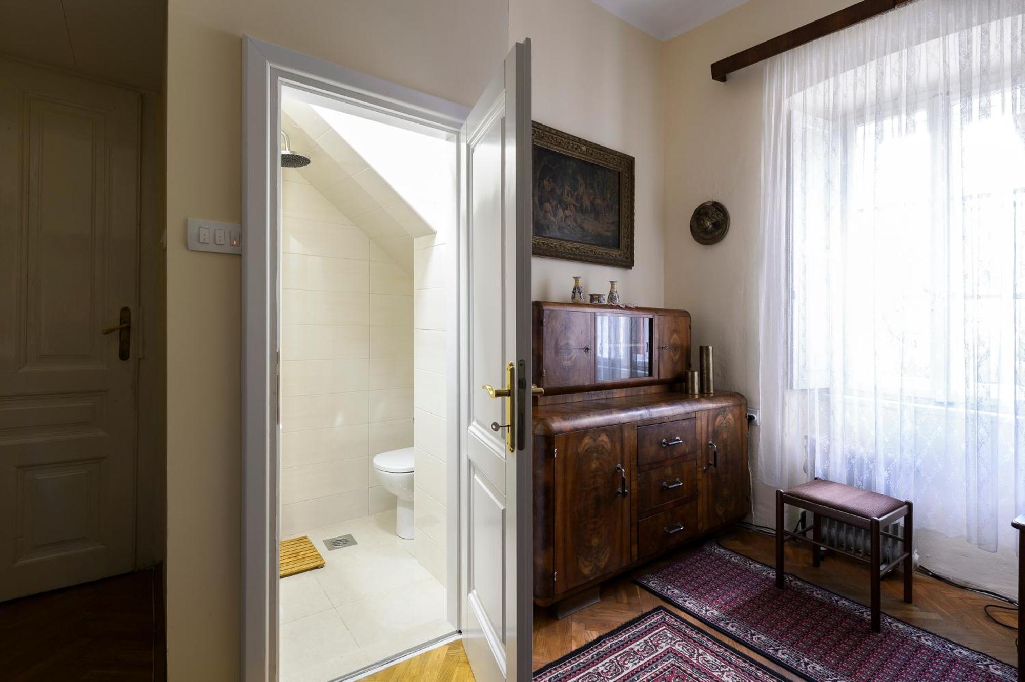 La Vecchia Casa Hotel Cetinje Bagian luar foto