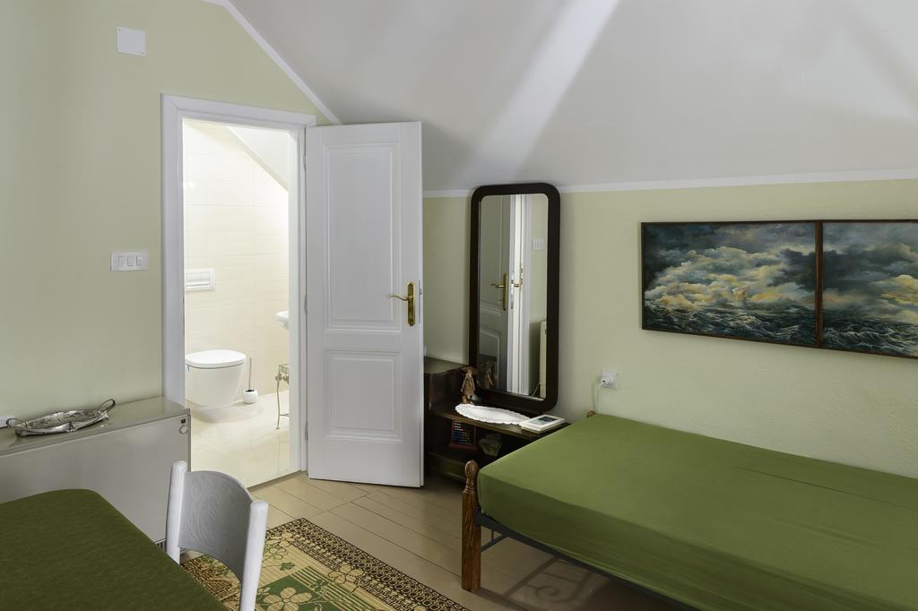 La Vecchia Casa Hotel Cetinje Bagian luar foto