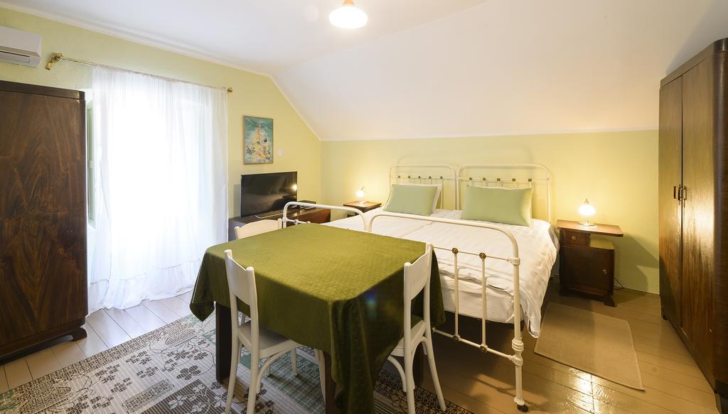 La Vecchia Casa Hotel Cetinje Bagian luar foto